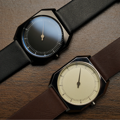 Vintage Slow Quartz Watch – Luxury Style, Unique Design